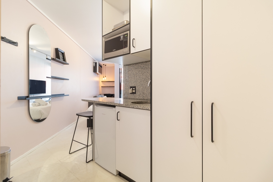 1 Bedroom Property for Sale in Sea Point Western Cape